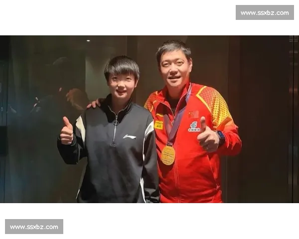 亚锦赛备战记:邱贻可摸头暖莎莎,汗水里藏复仇志 亚锦赛备战记:邱贻可摸头暖莎莎,汗水里藏复仇志